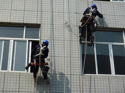 外墻防水刻不容緩,具體施工補(bǔ)漏方案如下