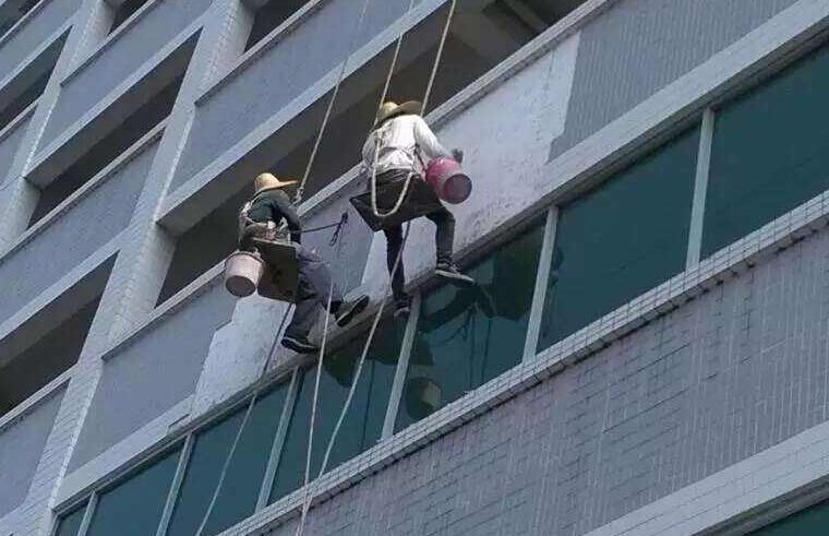 外墻防水刻不容緩,具體施工補(bǔ)漏方案如下